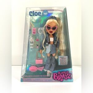 NEW Bratz Alwayz Cloe Fashion Doll with 10 Accessories and Poster#33